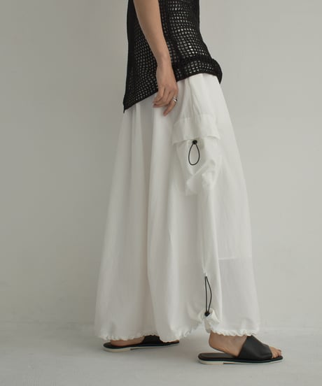 bottoms-02237　ナイロン バルーンカーゴ スカート　ホワイト　チャコール　ブラック