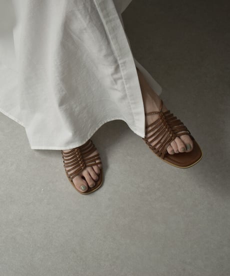 shoes-02152　フィッシュボーン フラットサンダル　エクリュ　ブラウン　ブラック