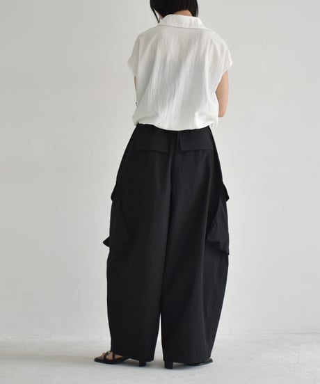tops-02548　ドロストデザイン フレンチスリーブ シャツ　ホワイト　ベージュ　ブラック