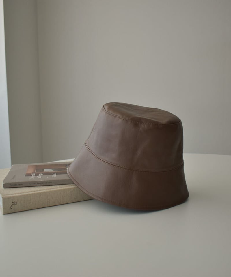 nh-cap-02056 フェイクレザー バケットハット グレージュ チャコール