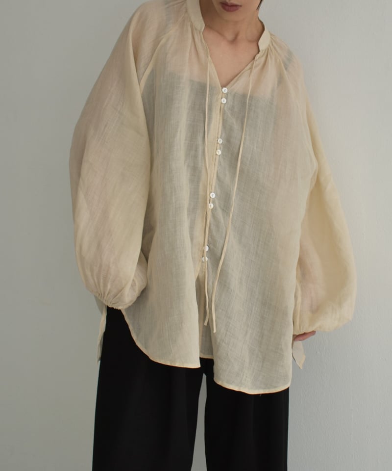 極美品 アドーア リネン コンフォート ブラウス バントカラー キーネック 38 tops-02448 リネン キーネック シアーブラウス ライトベージュ