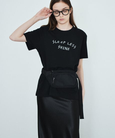 nh-tops-02621　テキスト ロゴ Tシャツ　ホワイト　チャコール　ブラック