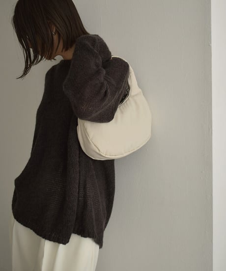 nh-bag2-02639　ハーフムーン パフバッグ　エクリュ