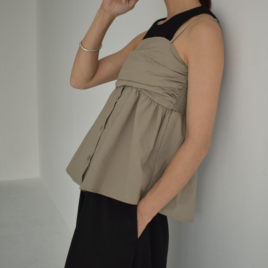 tops-02422 コットンギャザー キャミソール ブラウス カーキ