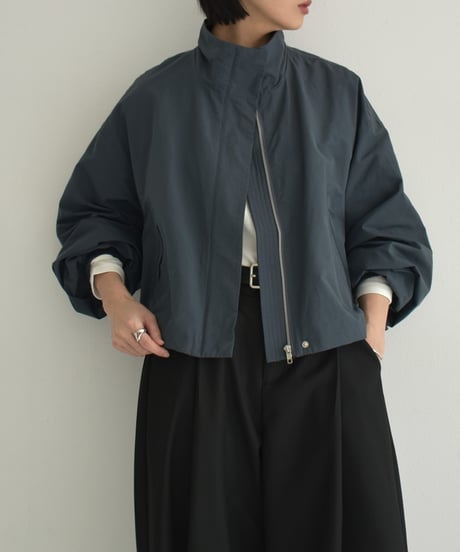 outer-02089　ボリュームスリーブ ショート ブルゾン　オフホワイト　ベージュ　チャコール