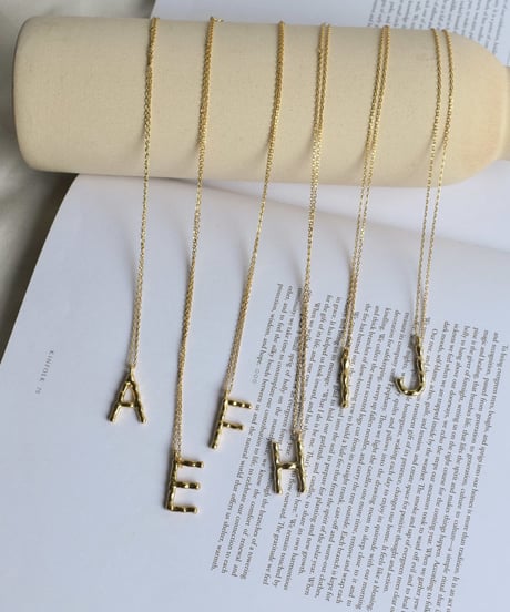 mb-necklace2-02035　Gold plating　SV925 イニシャルネックレス　シルバー925　BOX付き