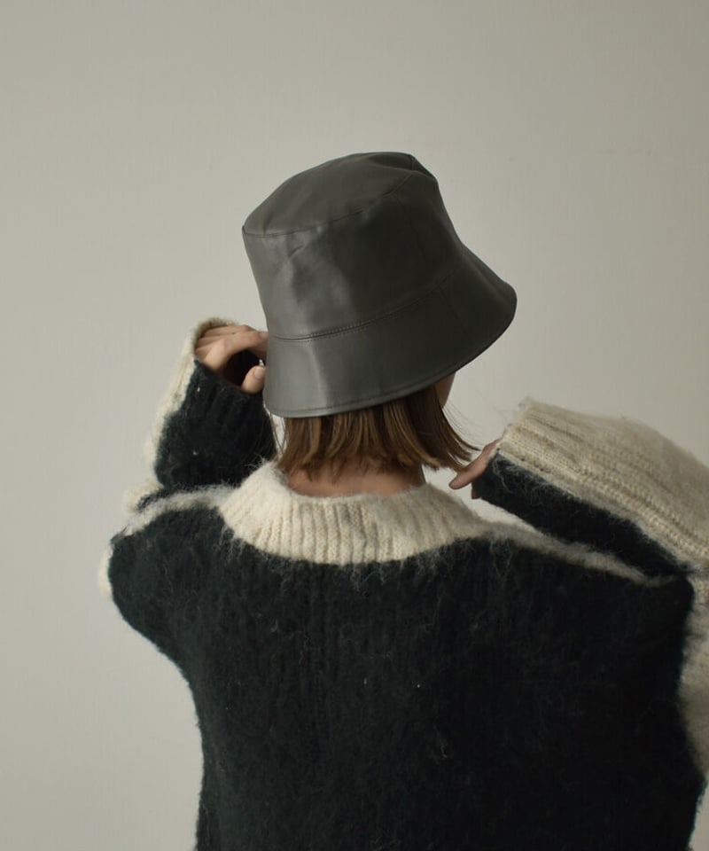 nh-cap-02056 フェイクレザー バケットハット グレージュ チャコール