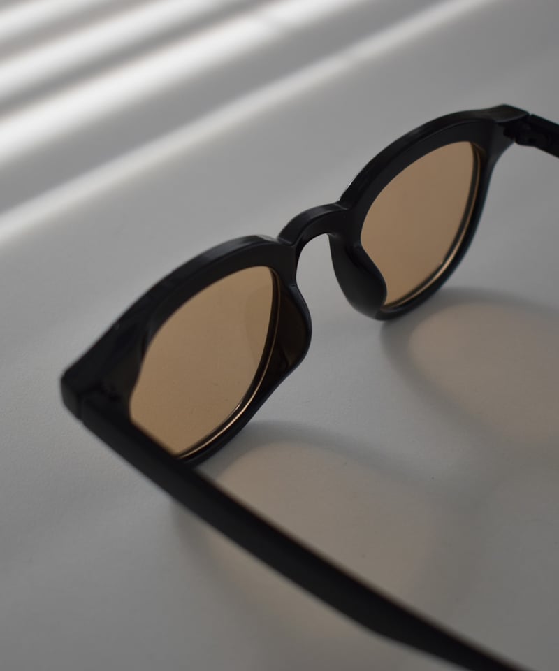 sunglasses-02043 UV400 ブラックフレーム サングラス ライトブラウン