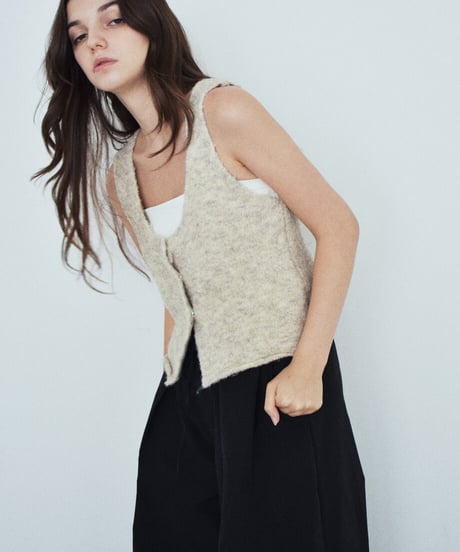knit-02387　ブークレ ニット ベスト　エクリュ　ベージュ　チャコール