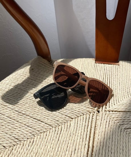 sunglasses-02042　UV400　折りたたみサングラス　ベージュ　ブラック