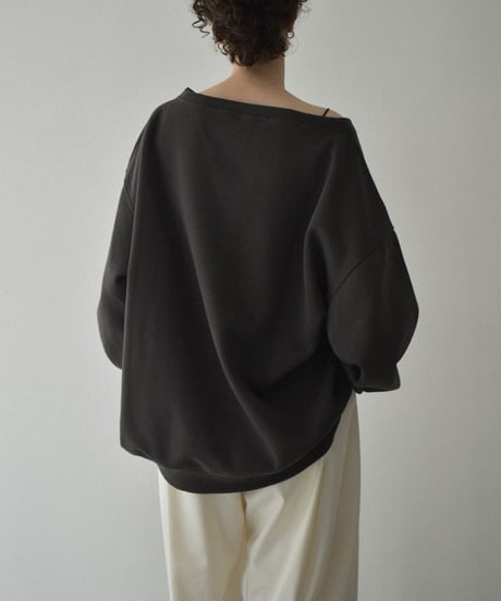 tops-02509　オフショルダー big プルオーバー　ホワイト　グレー　チャコール　ブラック