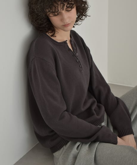 knit-02375　ヘンリーネック ニット プルオーバー　エクリュ　チャコール