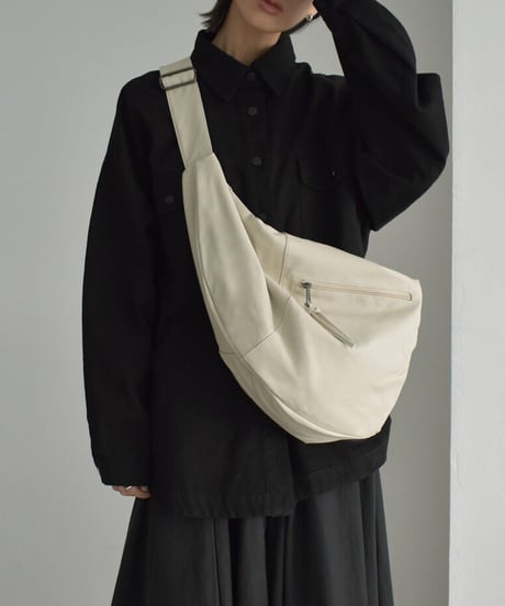nh-bag2-02643　フロントジップ ショルダーバッグ　グレージュ　ブラック