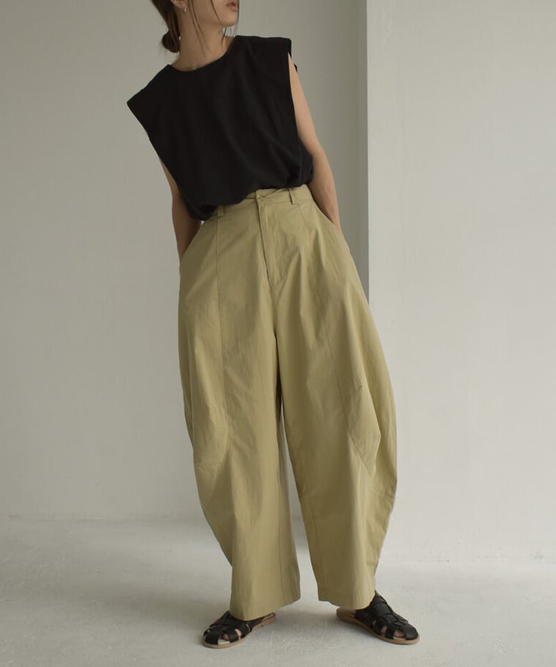 tops-02414 タックスリーブ バックボタン ブラウス ベージュ