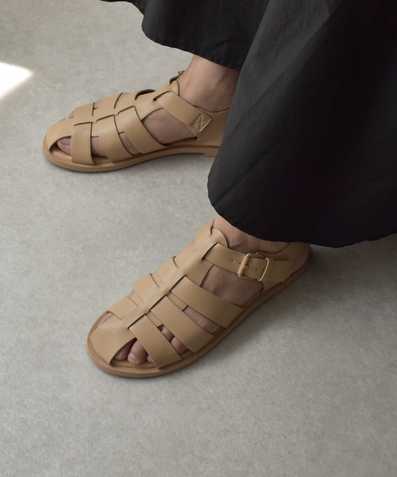 shoes-02158 グルカ ストラップサンダル ベージュ ブラック | L a v i s