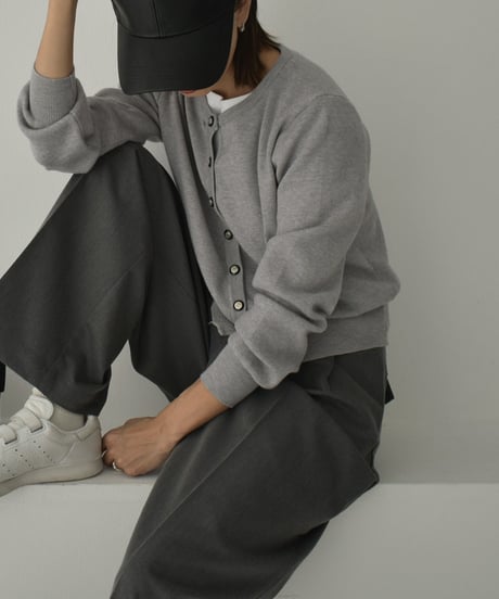 knit-02253　メタルボタン コンパクト カーディガン　エクリュ　グレー　ブラック