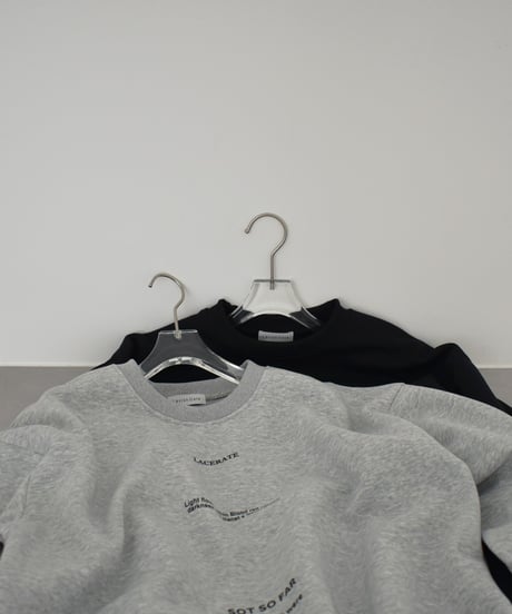 【UNISEX】 tops-02590　"SOT SO FAR"  ロゴ プルオーバー　グレー　ブラック
