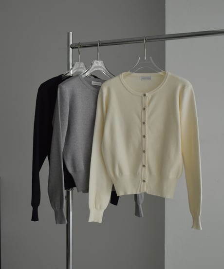 knit-02253　メタルボタン コンパクト カーディガン　エクリュ　グレー　ブラック