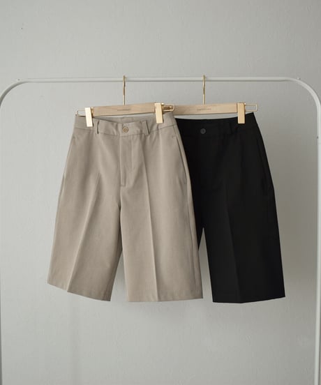 nh-bottoms-02122　センタープレス ハーフパンツ　グレージュ　ブラック