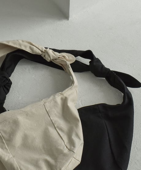 nh-bag2-02626　キャンバスショルダーバッグ　エクリュ　ブラック