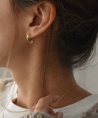 mb-pierce2-02439　ニュアンスツイストピアス　ゴールド