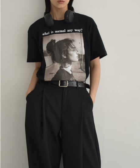 nh-tops-02559　フォトグラフィック Tee　"What is"　ホワイト　ブラック