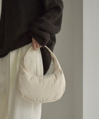 nh-bag2-02639　ハーフムーン パフバッグ　エクリュ