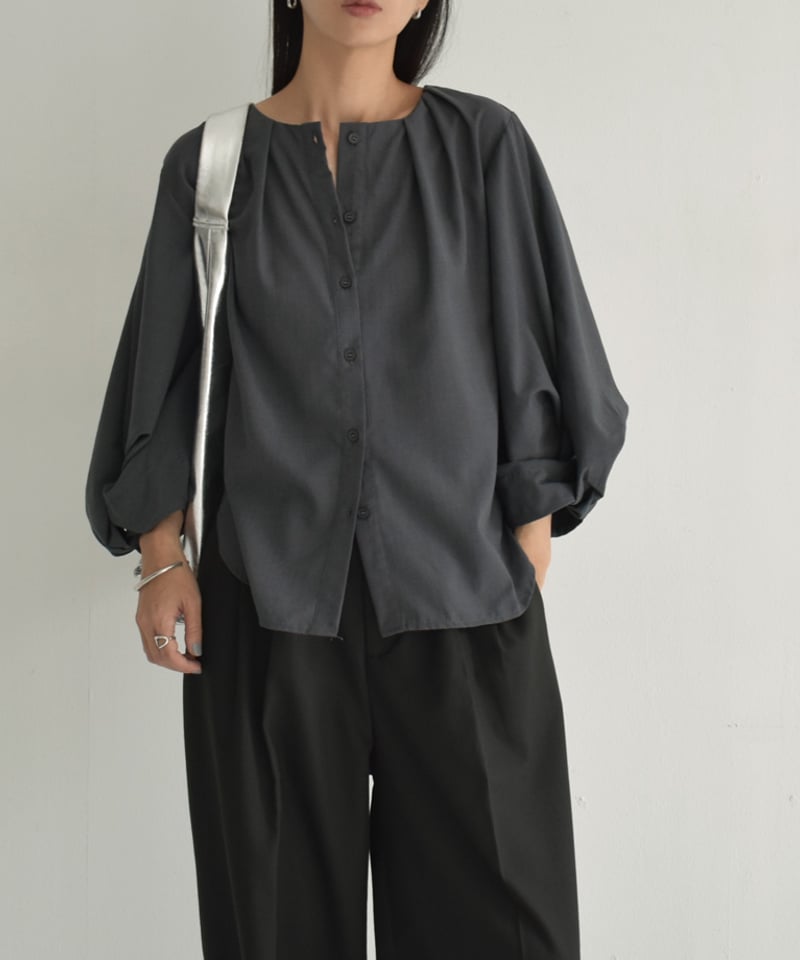 tops-02372 ツイストスリーブブラウス ホワイト チャコール | L