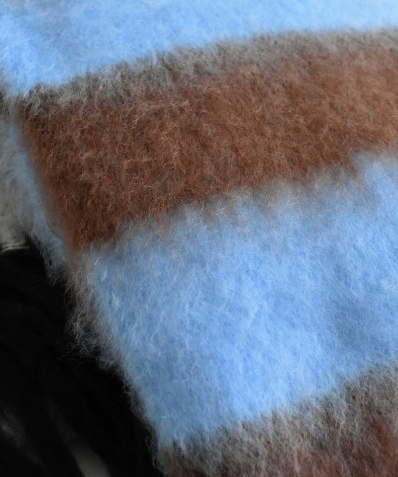 haek ボーダーフリンジマフラー ブルー haek（ハク）の「border fringe muffler/ボーダーフリンジマフラー