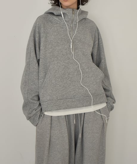 tops-02580　ハイネック ジップフーディ　ベージュ　グレー