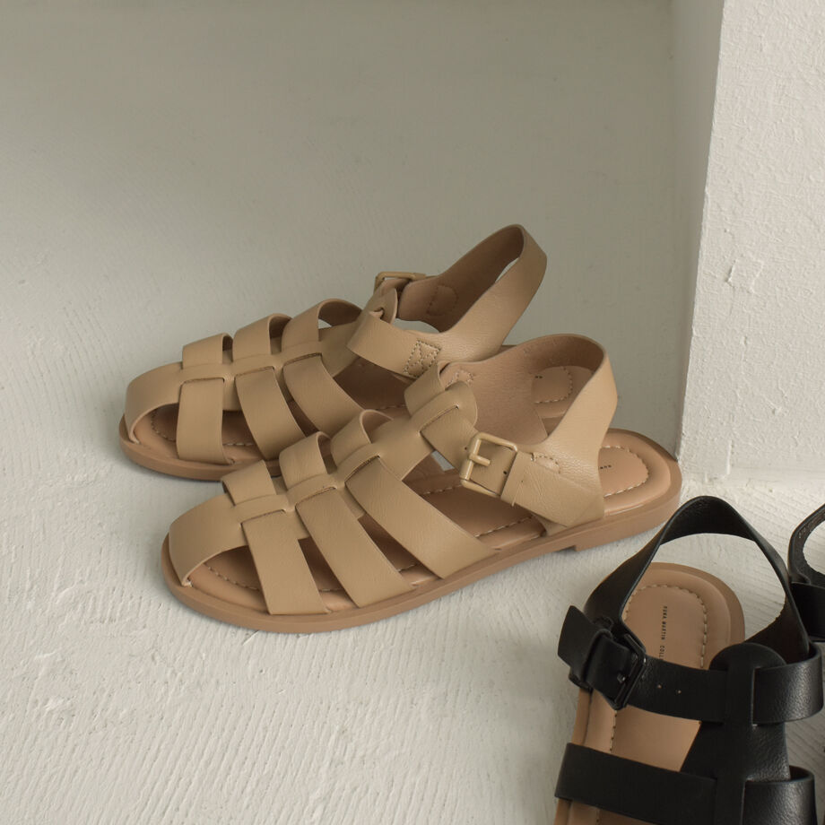 ベージュ ストラップサンダル 37 楽天市場】（35~39対応）つま先シェルデザインのストラップ