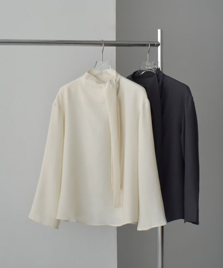 tops-02520　アシンメトリー ボウタイブラウス　エクリュ　チャコール