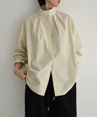tops-02535　ハイネックタックブラウス　ホワイト　ベージュ