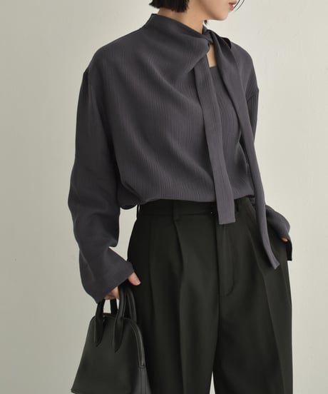 tops-02520　アシンメトリー ボウタイブラウス　エクリュ　チャコール