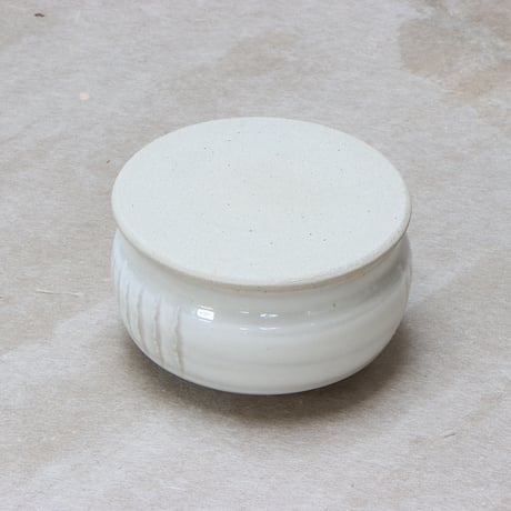 石見焼　蓋付き小鉢　〈陶器〉