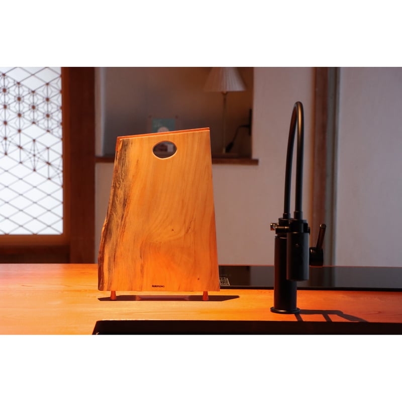 脚つきカッティングボード | SUKIMONO STORE