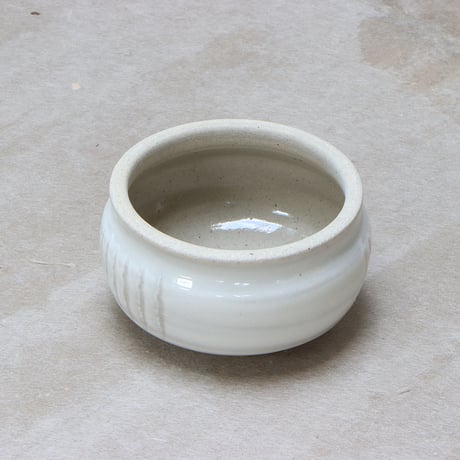 石見焼　蓋付き小鉢　〈陶器〉