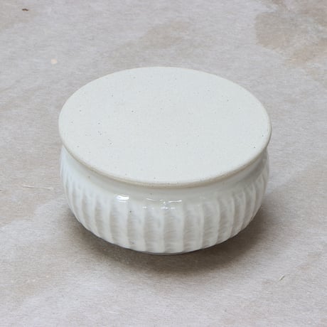石見焼　蓋付き小鉢　〈陶器〉