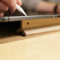木製タブレットスタンド〈雑貨・小物〉