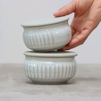 石見焼　蓋付き小鉢　〈陶器〉