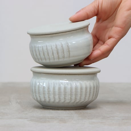 石見焼　蓋付き小鉢　〈陶器〉