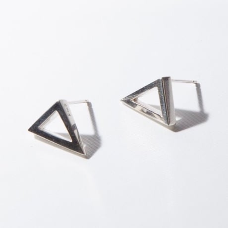 Triangle ピアス