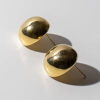 Planet (gold) 半球ピアス