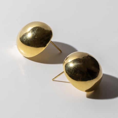 Planet (gold) 半球ピアス