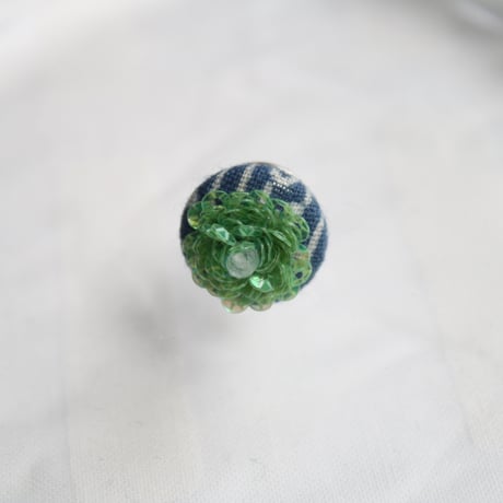 刺繍ブローチ（Kurumi和）アクアマリン（３月誕生石）