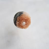 刺繍ブローチ（Kurumi和）ムーンストーン（６月誕生石）