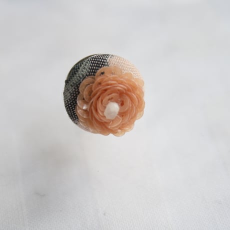 刺繍ブローチ（Kurumi和）ムーンストーン（６月誕生石）