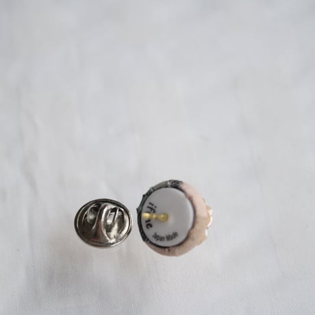 刺繍ブローチ（Kurumi和）ムーンストーン（６月誕生石）
