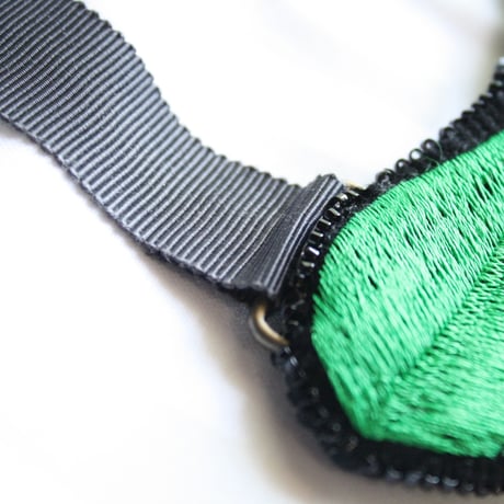 刺繍ネックレス