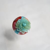 刺繍ブローチ（Kurumi和）ターコイズ（１２月誕生石）